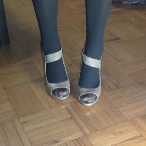 Carlos by Carlos Santana Gold Peep-Toe Heels